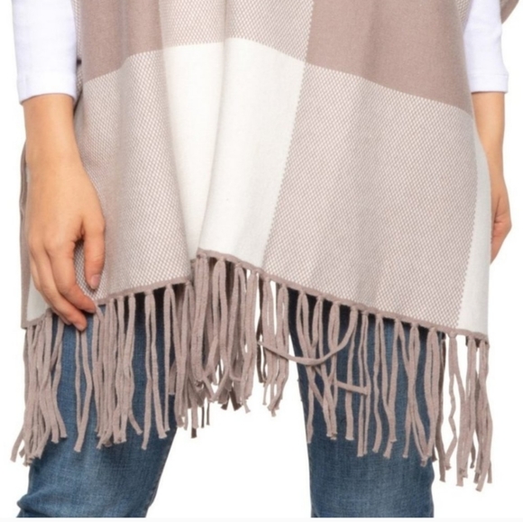 Christian Siriano Fringed Poncho Sweater, Woman's S/M - Picture 3 of 13
